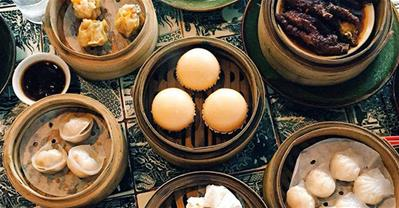 Bánh bao kim sa tròn ủm, béo ngậy ở nhà hàng San Fu Lou