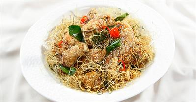 Cách làm gà rang muối ngon lại đơn giản, ai cũng thích