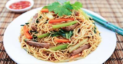 Cách làm mì gói xào bò đơn giản cho bữa sáng 