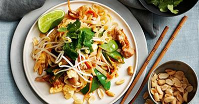 Cách làm Pad Thái  – phở xào chua ngọt kiểu Thái