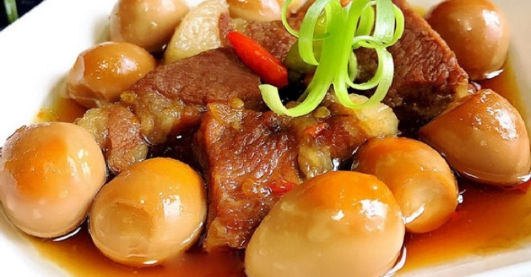 Cách làm thịt kho trứng cút THẤM VỊ mềm ngon hết ý
