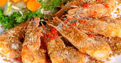 Cách làm tôm sú rang muối giòn ngon, đậm đà không thua gì ngoài hàng