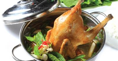 Cách nấu gà tiềm ớt hiểm thơm thơm, cay cay 30p là xong