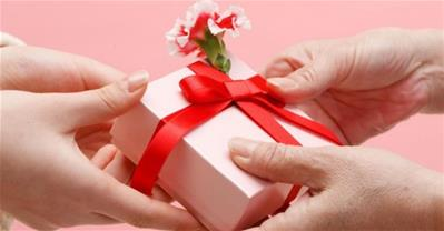 Cách tặng quà sinh nhật cho chị gái tuổi nào cũng thích mê 