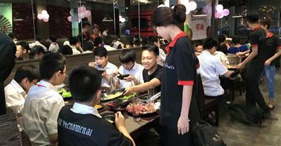 Cận cảnh menu buffet lắm món của nhà hàng Mishagi