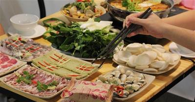 Đi càng đông, giá càng rẻ, ăn hải sản tẹt ga tại Tadifar 