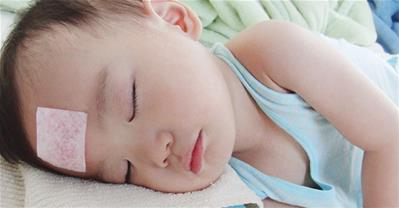 Học cách hạ sốt cho trẻ sau một đêm như mẹ Tây