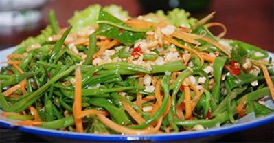 Học cách làm gỏi gà rau muống vừa xanh vừa giòn