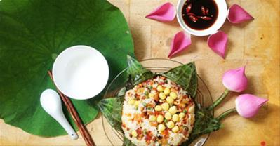 Hướng dẫn cách làm cơm hấp lá sen đầy hấp dẫn