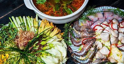 Lẩu hải sản lá giang chua cay đậm đà hương vị