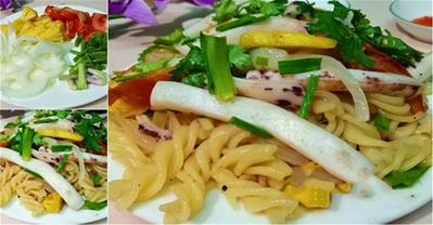 Mực xào nui cực ngon, đủ chất sau 1 ngày làm việc bận rộn