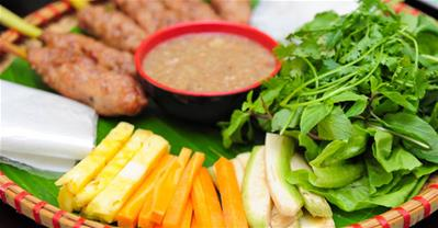 Nem lụi Huế - điều tuyệt vời trong ẩm thực Cố Đô