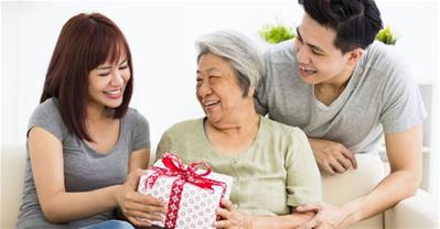 Những món quà sinh nhật cho mẹ ý nghĩa và thiết thực nhất