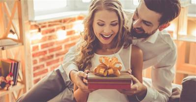Những món quà tặng sinh nhật khiến Vợ muốn ngất vì quá chất