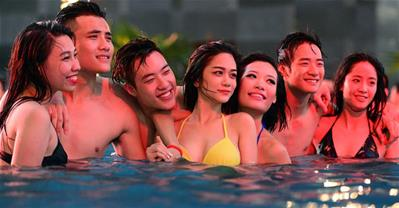 Pool Party - Sang chảnh không kém sao Hollywood