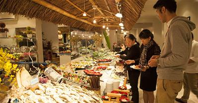 Soi menu của nhà hàng hải sản L’annam Buffet ở Hà Nội