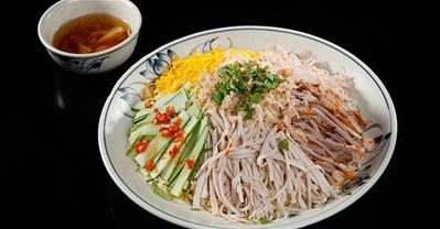 Thưởng thức hương vị cố đô tại Món Ngon Việt Nam