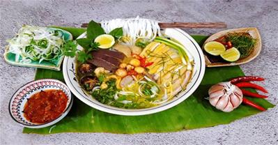 Top 10+ quán phở gà ngon Hà Nội lâu đời CHUẨN VỊ phải thử một lần 