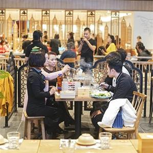 TOP Nhà hàng cho LIÊN HOAN VĂN PHÒNG, giới trẻ Hà Nội