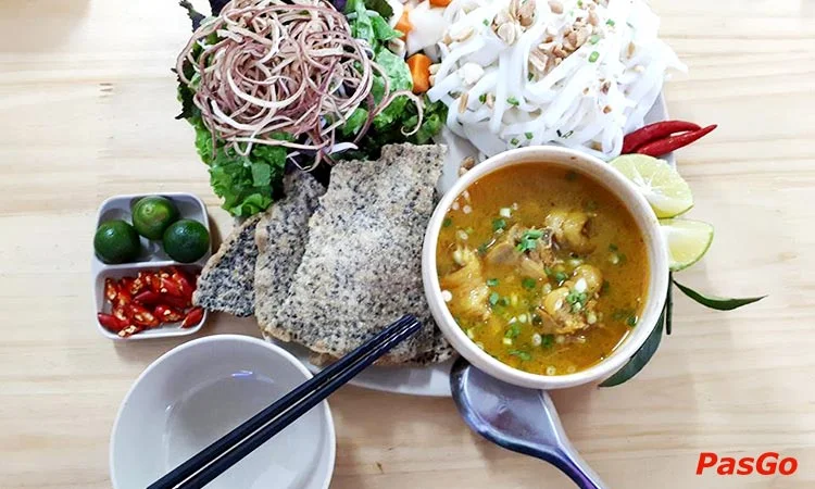 banh-trang-cuon-thit-heo-hoang-beo-duy-tan-slide-6