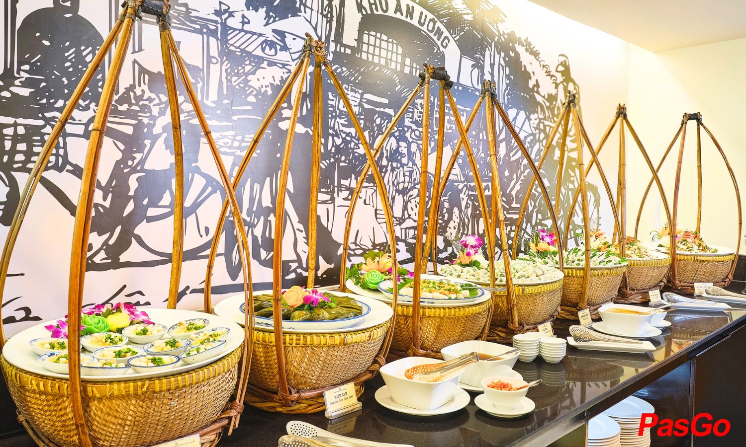 Buffet Gánh - Khách Sạn Bông Sen 1