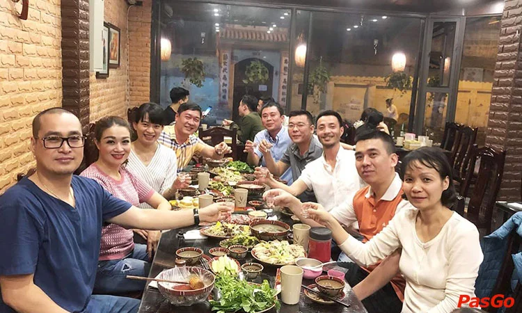 nha-hang-doc-quan-hoang-ngan-slide-1