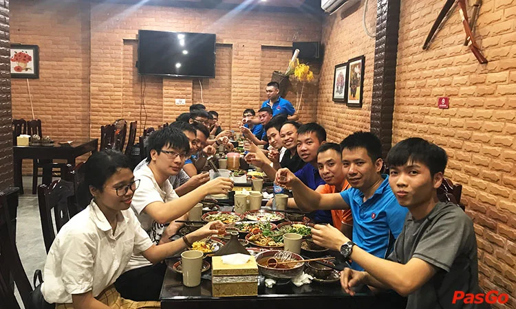 nha-hang-doc-quan-hoang-ngan-slide-3