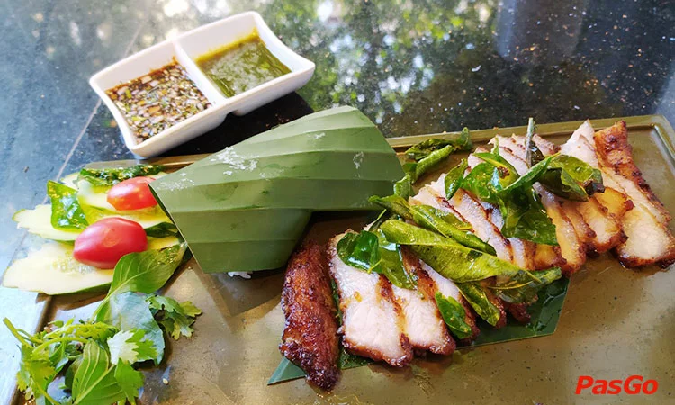 nha-hang-goc-pho-sai-gon-hang-tre-3