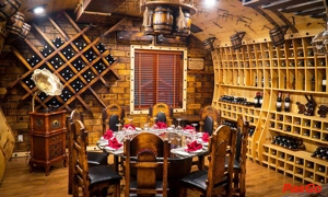 ham-ruou-vang-wine-&-wood-han-thuyen-1