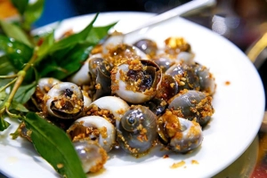 kim-dung-tu-hao-huong-vi-hai-san-3