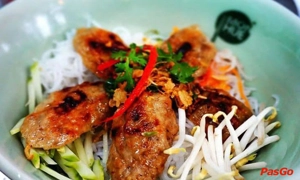 mon-hue-134-le-thanh-ton-slide-2