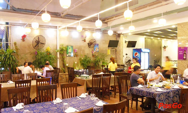 new-sky-restaurant-pham-van-dong-slide-9