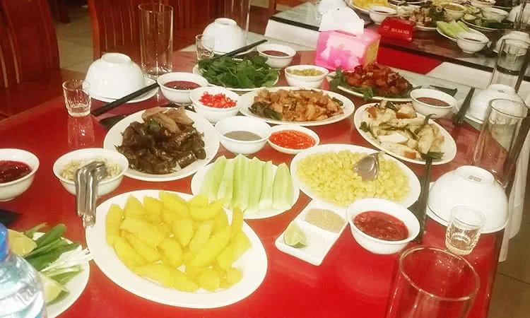 nguyen-van-duc-le-mat-tinh-hoa-am-thuc-lang-nghe-8