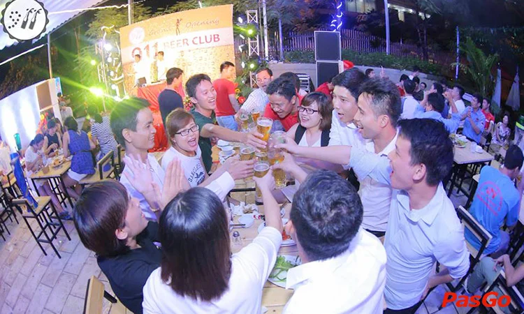 nha-hang-911-beer-club-slide-2