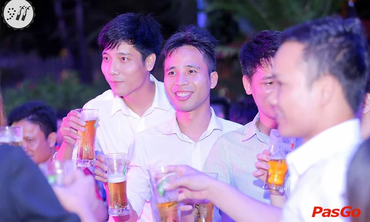 nha-hang-911-beer-club-slide-4