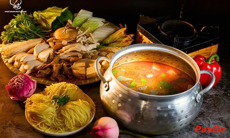 Nhà hàng Ẩm Thực Chay Tuệ Mai Thị Lựu không gian độc đáo chuyên món chay 4