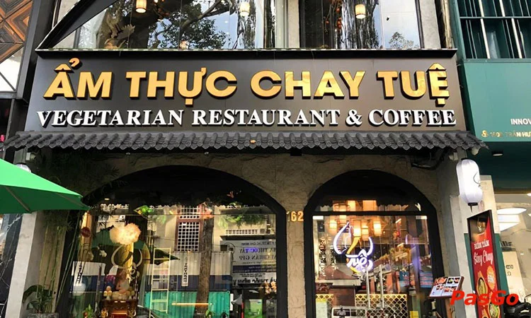Nhà hàng Ẩm Thực Chay Tuệ Trần Hưng Đạo không gian Phật Giáo và món chay 5