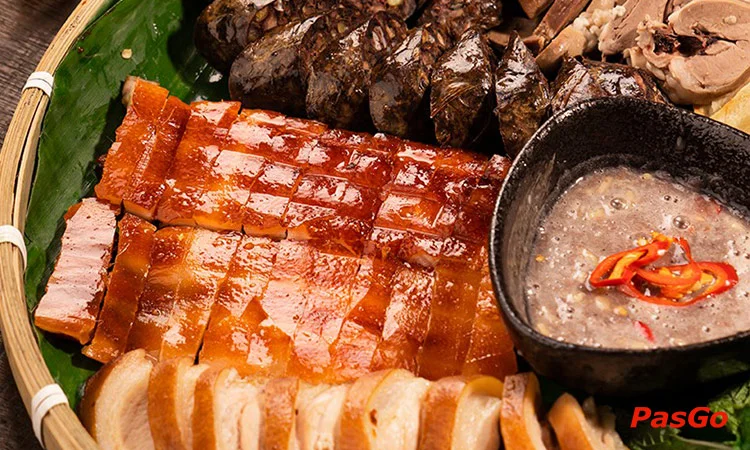 Nhà hàng Ẩm Thực Nhà Tôi Vành Đai Trong không gian đặt tiệc sang trọng 9