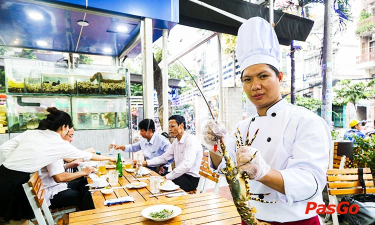 nha-hang-hai-san-bien-dong-8-pho-quang-slide-9