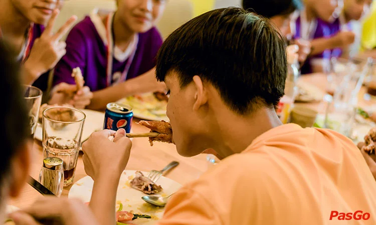 nha-hang-bo-ne-3-ngon-bep-quang-le-thanh-nghi-8