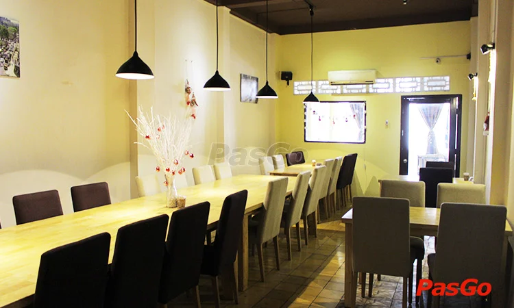 nha-hang-bonjour-resto-nguyen-trai-9