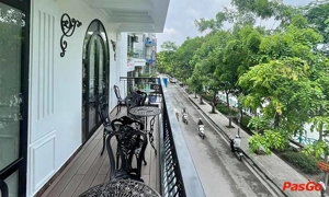 Quán cà phê kiểu Âu sang chảnh view Hồ Tây Celine Bistro 2
