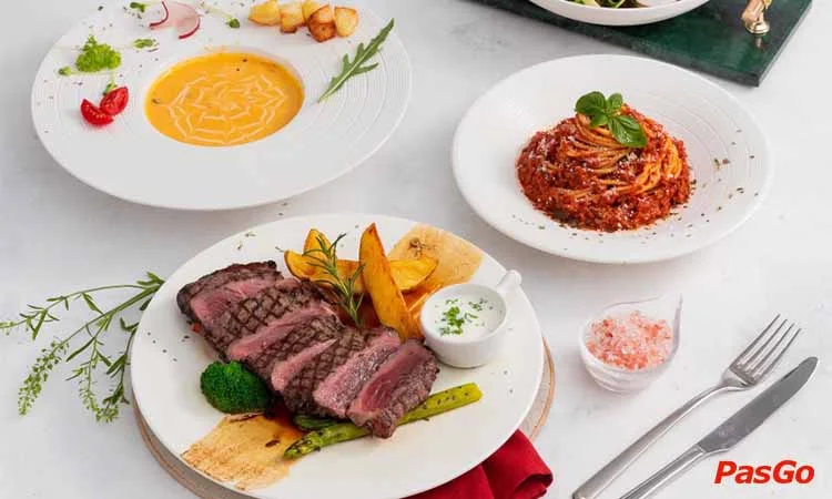 Quán cà phê kiểu Âu sang chảnh view Hồ Tây Celine Bistro 9