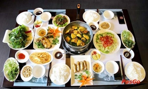 nha-hang-cha-ca-ngon-nguyen-co-thach-slide-1