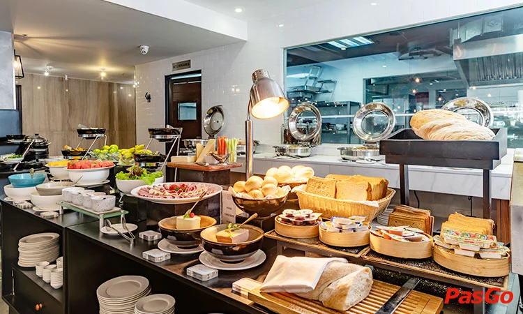chic-restaurant-bay-hotel-1