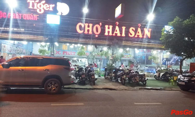 nha-hang-cho-hai-san-nguyen-thi-dang-1