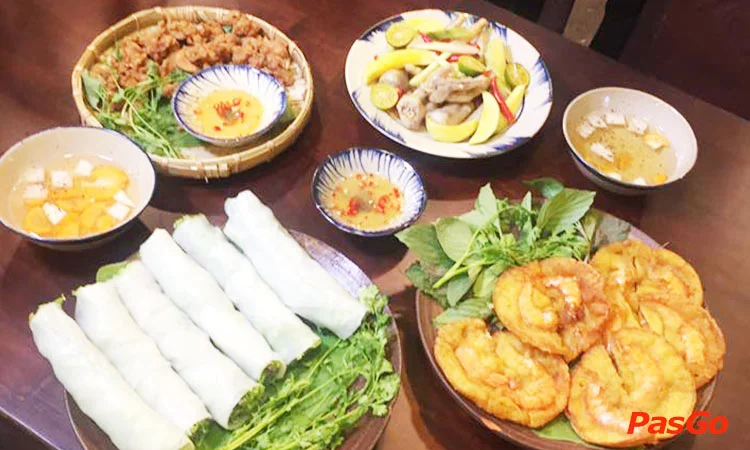nha-hang-com-nha-tao-hoa-phuong-4