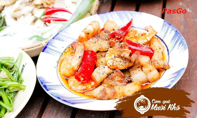 nha-hang-com-que-muoi-kho-tran-quoc-thao-slide-8