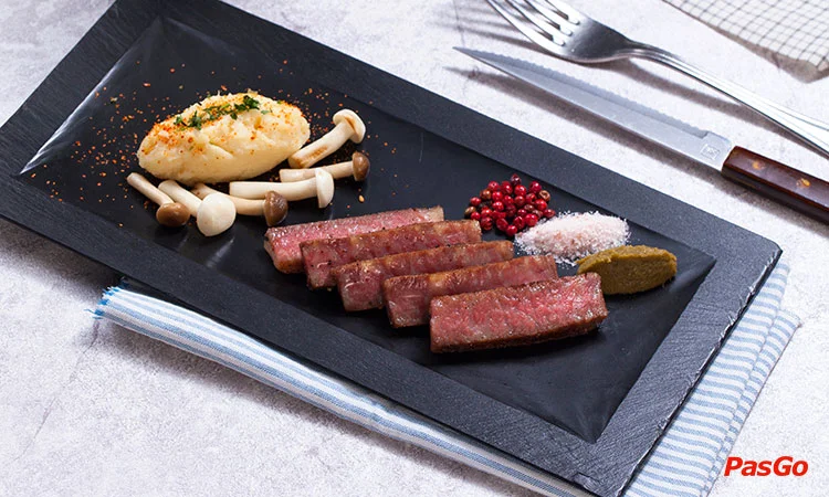 nha-hang-corso-steakhouse-le-thanh-ton-4