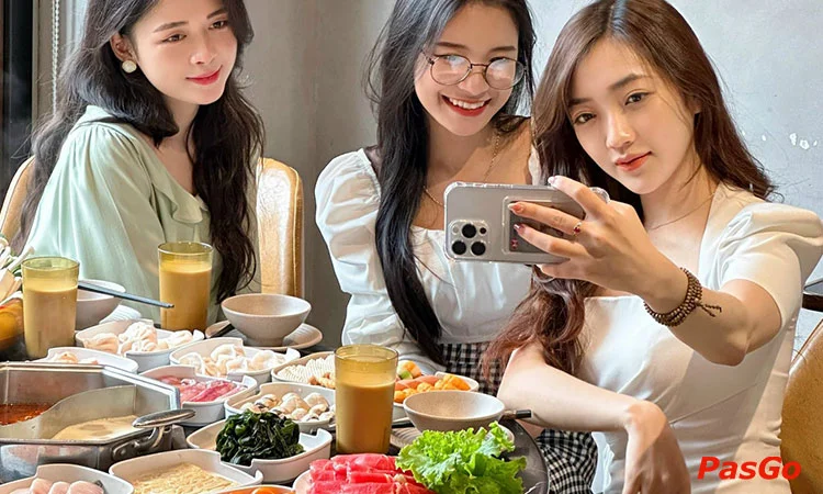 Nhà hàng Dao Hua Taiwanese Hotpot ParadiseTrung Kính Buffet Lẩu Băng Chuyền Đài Loan 12